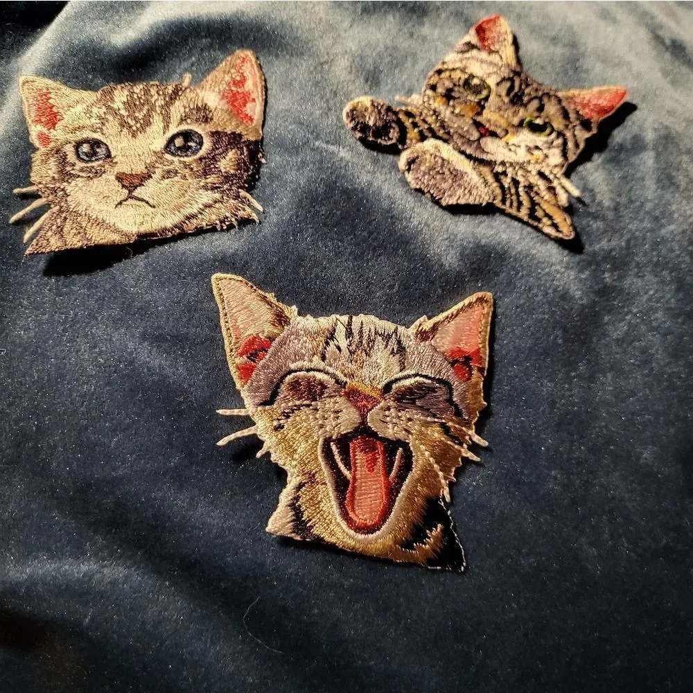 NWOT Iron-On Tabby Cat with 2 Paws Pocket Patch